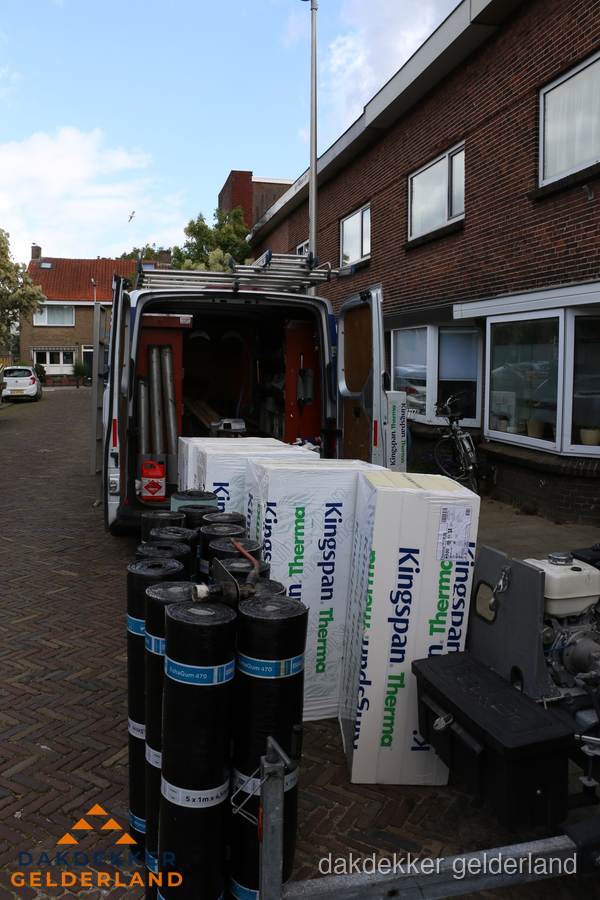 Levering van Kingspan isolatieplaten en bitumenrollen voor dakproject in Gelderland Levering van Kingspan isolatieplaten en bitumenrollen voor dakproject in Gelderland